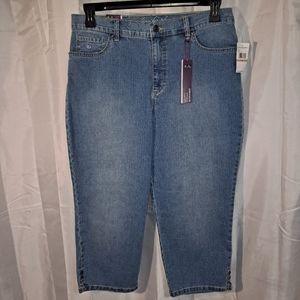 Gloria Vanderbilt Amanda Capri Size 12 NWT Blue Heritage Fit Slimming Effect